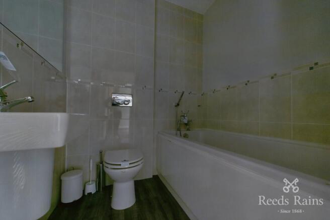 2 bed Apartment for sale Image 10