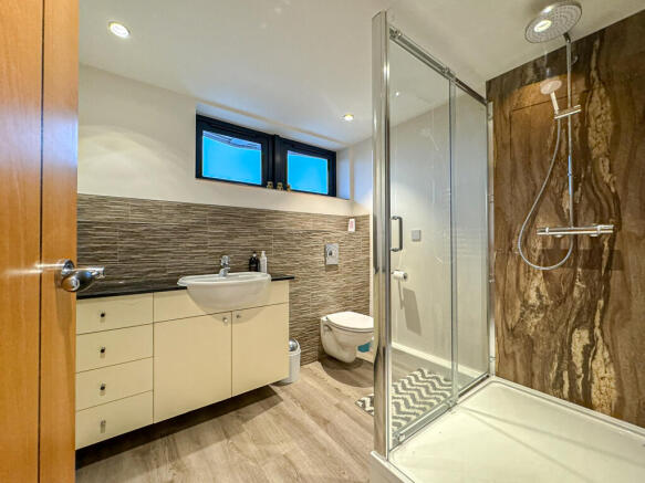 Flat 10 Barton West - Ensuite
