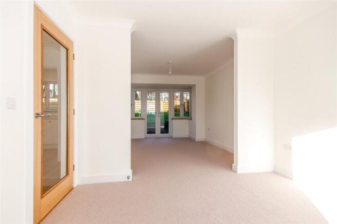 Sitting/ Dining Room
