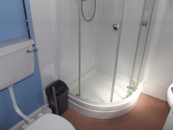 4 bed House Share to rent Image 6