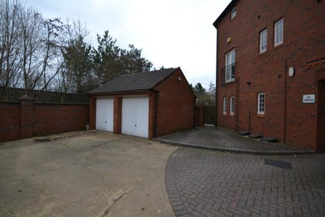 SINGLE GARAGE PARKING