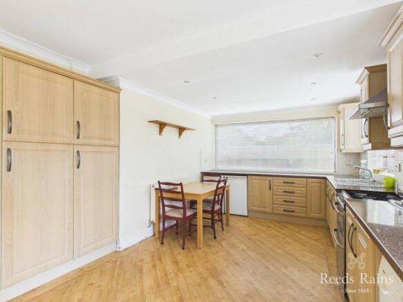 4 bed Semi-Detached for sale Image 7