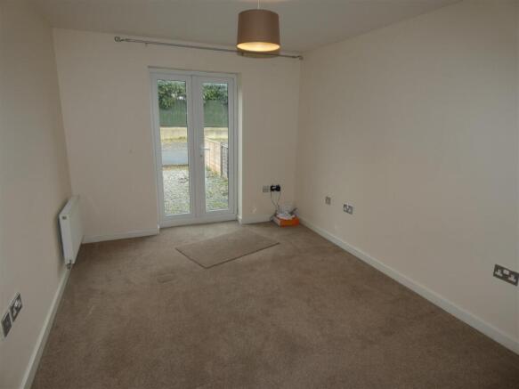 2 bed Flat to rent Image 4