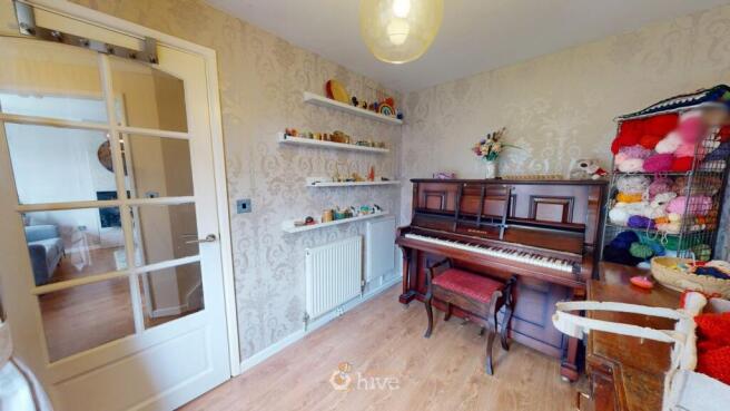 4 bed Detached for sale Image 8