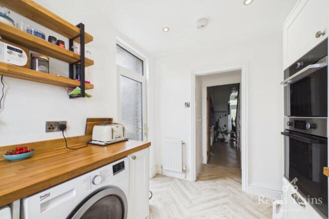 4 bed Terraced for sale Image 12