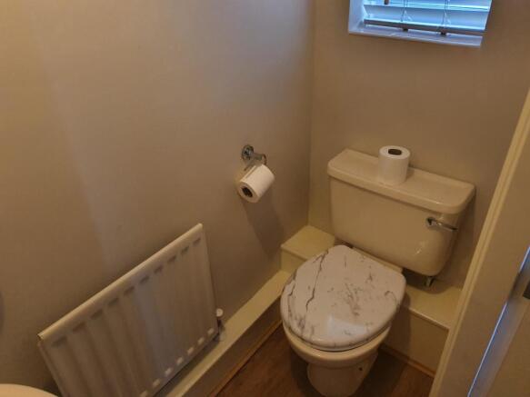 Cloakroom/wc
