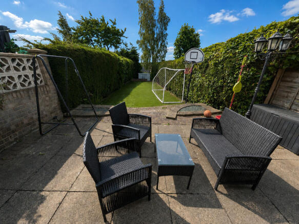 4 bed Semi-Detached for sale Image 11