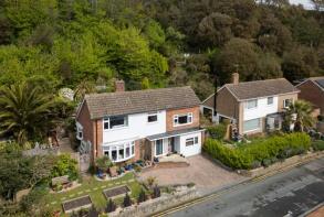 61, Radnor Cliff, Folkestone CT20 2JL