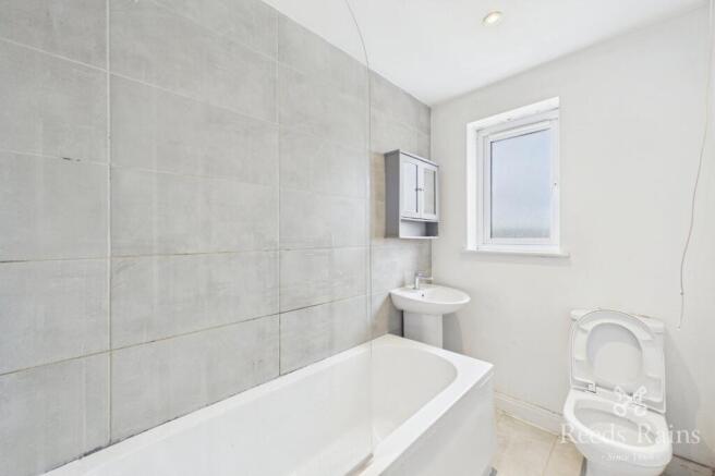 2 bed Semi-Detached for sale Image 8