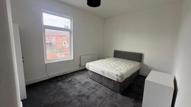 3 bed Terraced to rent Image 8