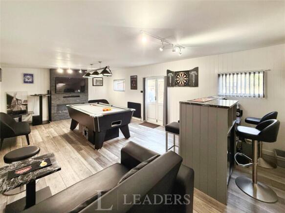 Bar/Billiards Room