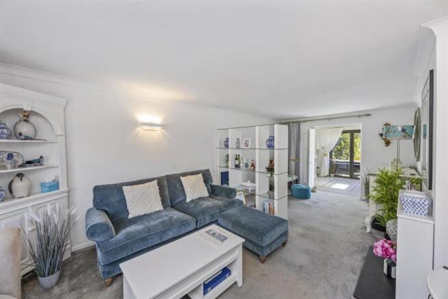 Brookside Close, 3 _001.JPG