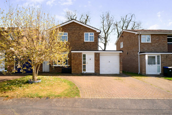 3 Lady Close, Newnham