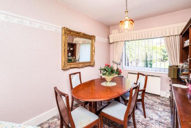 Lounge/Dining Room