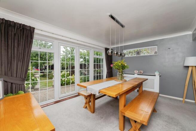 Foxfield Drive, Stanford-le-hope, SS17 photo 4