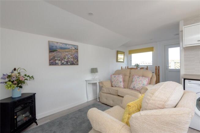 Chalet, Back Road 25