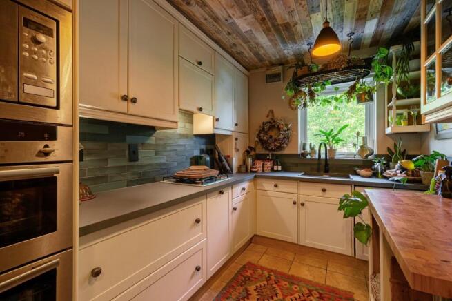 2 bed Terraced for sale Image 7