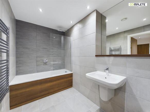 CAM01231G0-PR0052-STILL007