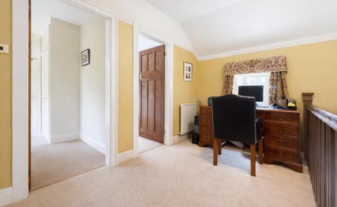 4 bed Semi-Detached for sale Image 11