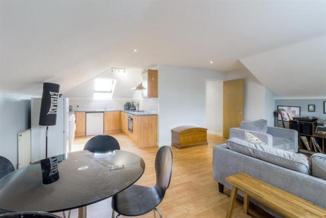 Lounge/Dining/Kitchen
