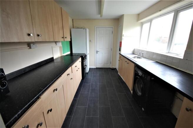 Fitted kitchen B