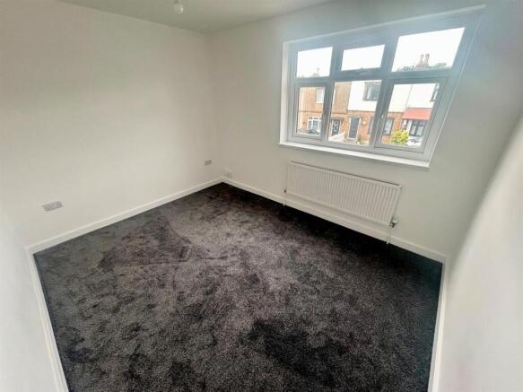 bedroom 1 - Copy.jpg