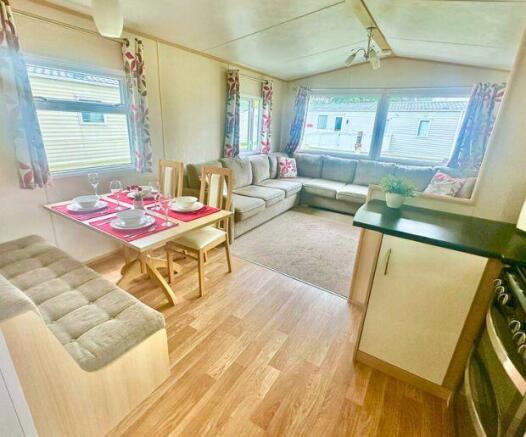 Carnaby Accolade Dining Living Area At Hoburne Bas