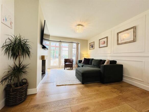 4 bed Detached for sale Image 10
