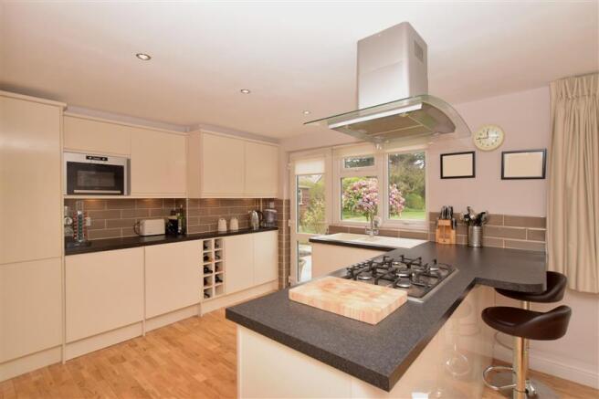 Kitchen/ Dining Area