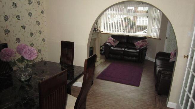Lounge/Dining ...
