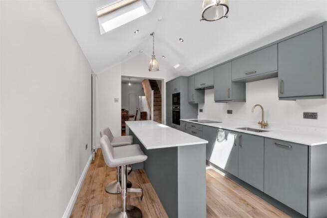 3 bed Terraced for sale Image 5