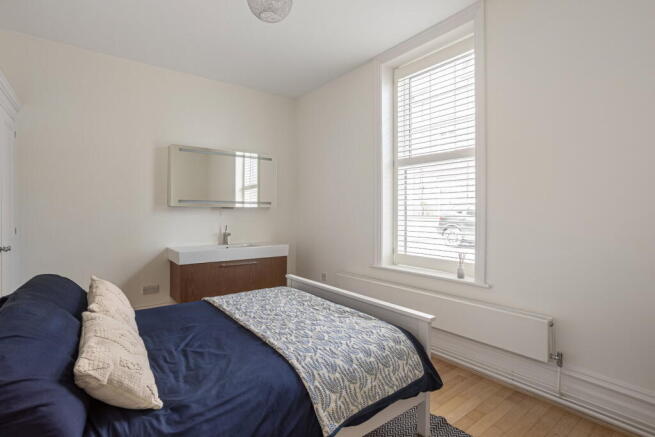 1 bed Flat for sale Image 5