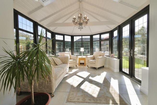 4 bed Detached for sale Image 7
