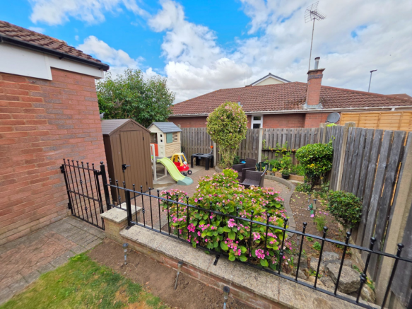 2 bed Semi-Detached for sale Image 12