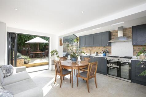 Graces Road, Camberwell, SE5