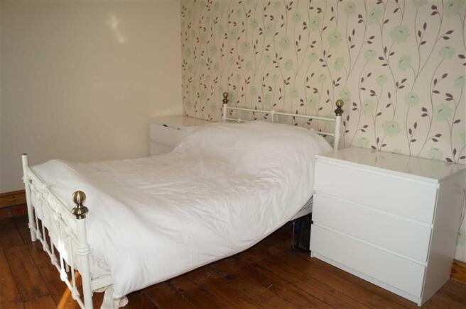 BEDROOM 1 (FRONT)