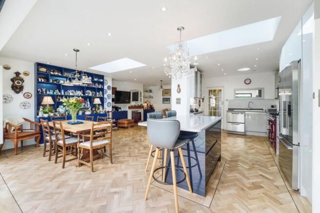 House in Epsom - View 5