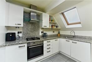 10, 20 Windsor Place, Harestone Hill, Caterham CR3 6SX