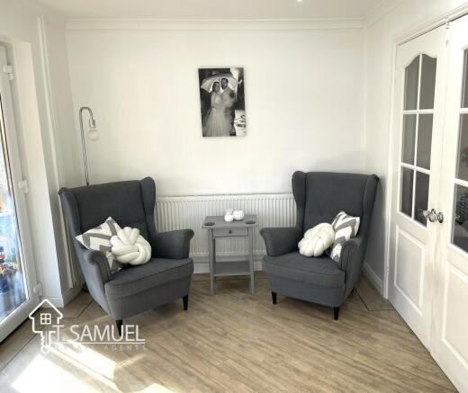 Sitting area 2.JPG