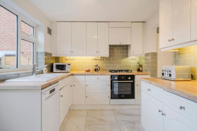 Modern Fitted Kitchen