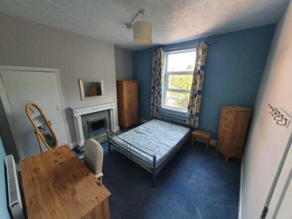 4 bed House Share to rent Image 5
