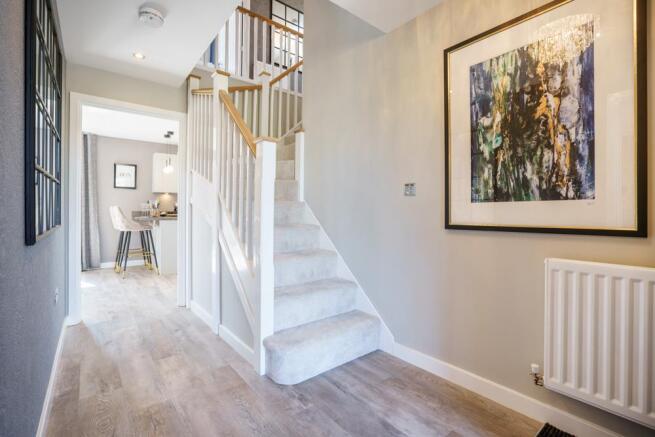 5 bed Detached for sale Image 2