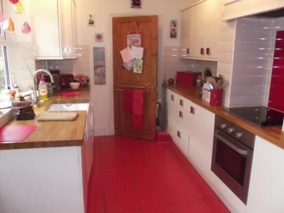 REFITTED KITCHEN: