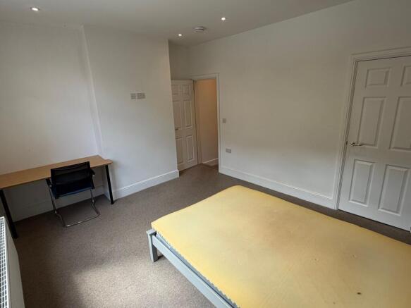 4 bed Terraced for sale Image 10