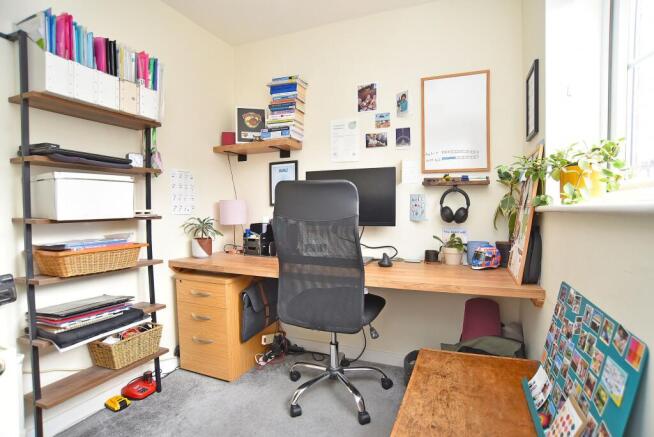 3 bed Terraced for sale Image 6