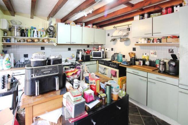 3 bed Town House for sale Image 5
