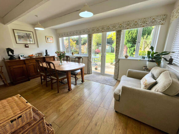 Kingsley Close, Newbury photo 4