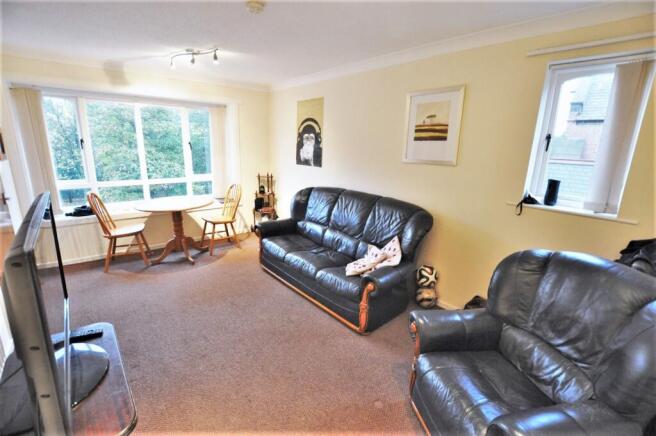 Living Room (Main)