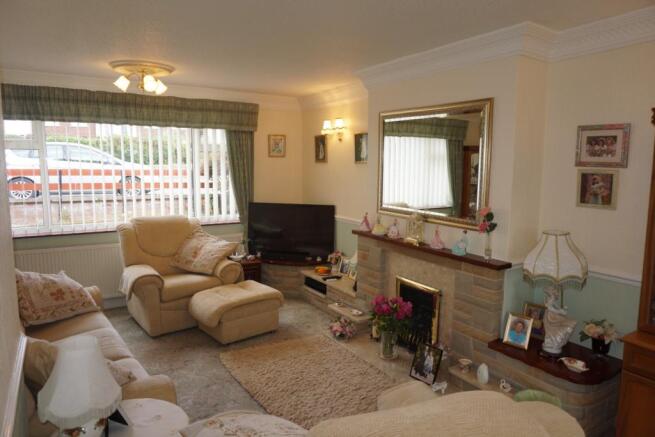 Lounge/Dining Room