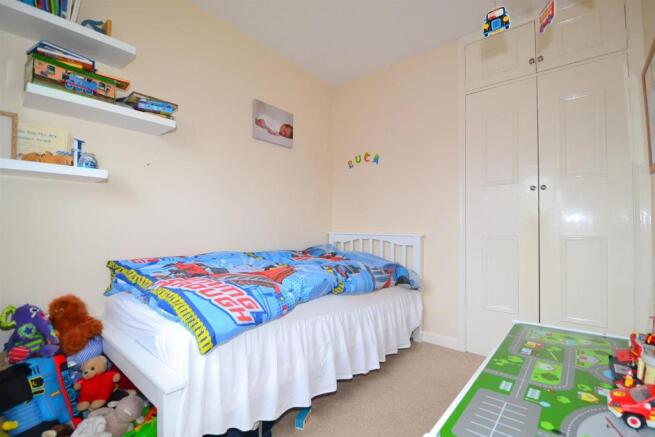 bedroom 4.JPG